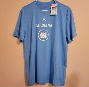 Nike Men's North Carolina Primetime Arch Stack Tee, Baby Blue, L, NWT